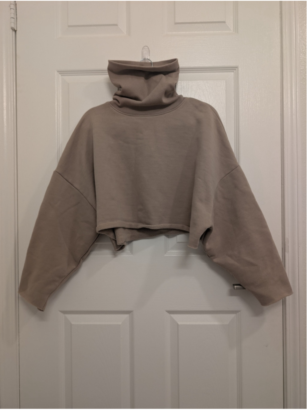 Women's Oak + Fort Beige Cropped Turtleneck Sweatshirt Size XS